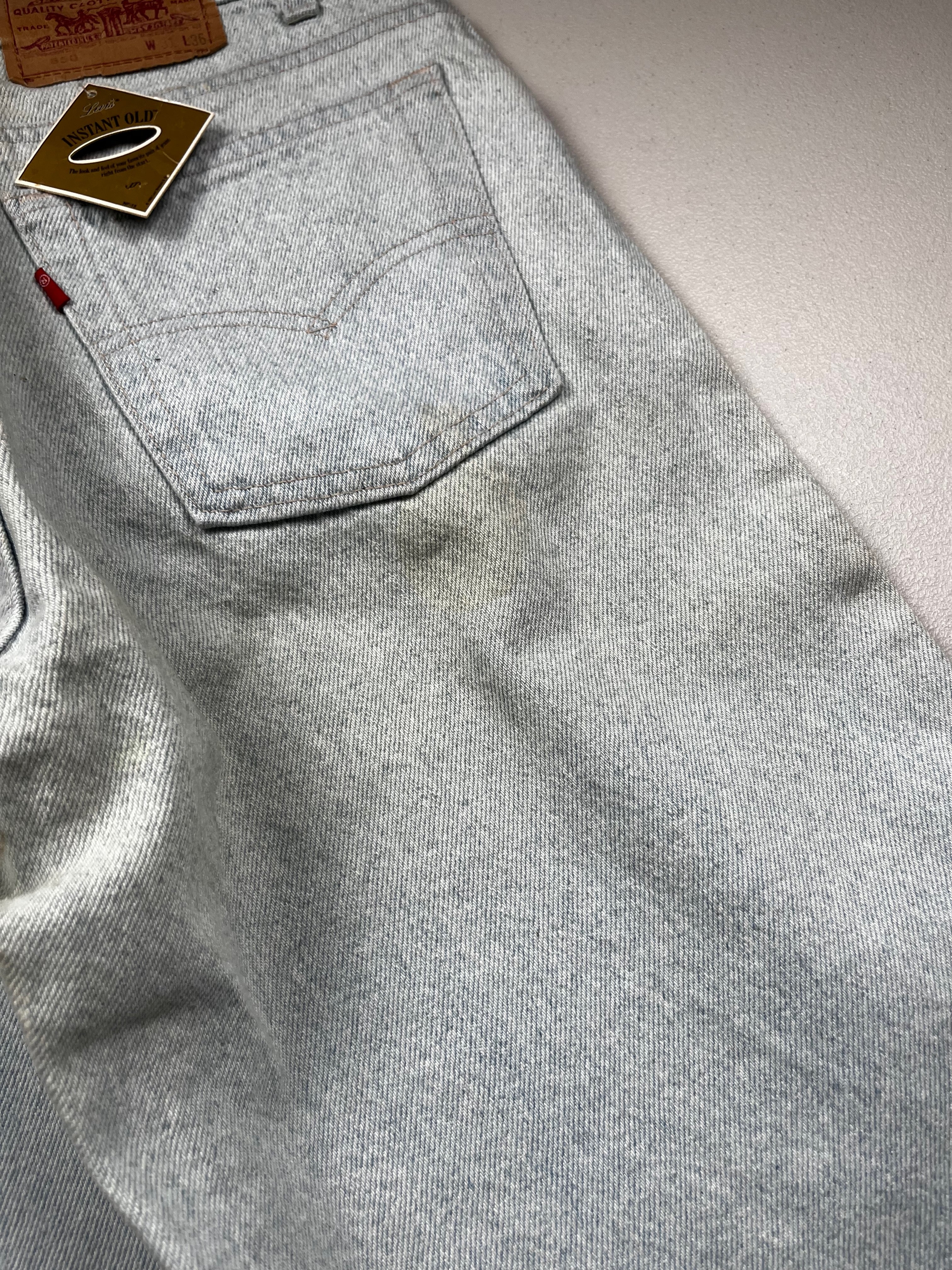 Vintage Levi’s Instant Old Light Wash Denim Jeans