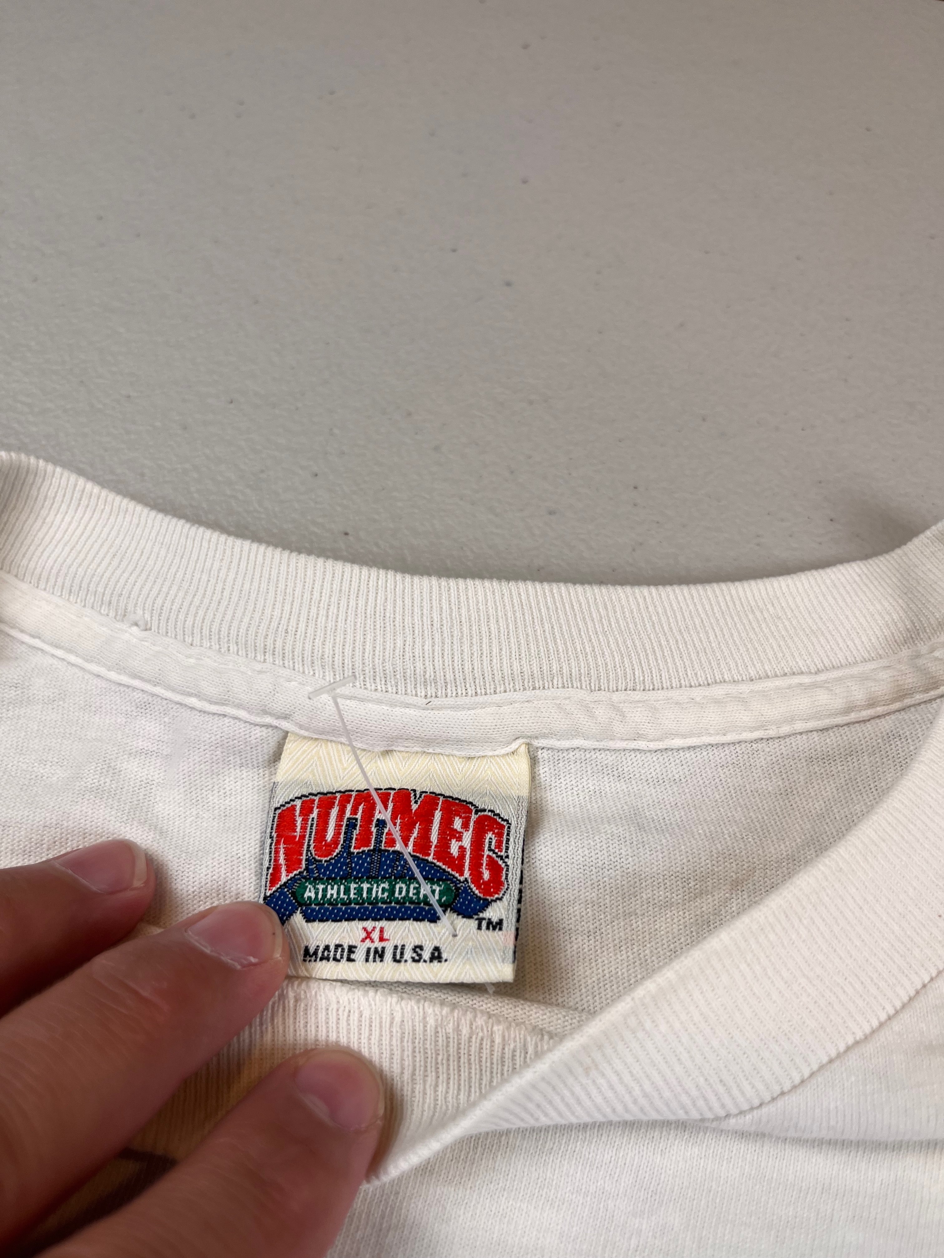 Vintage 90s Chicago Cubs Nutmeg Big Logo Graphic T-Shirt