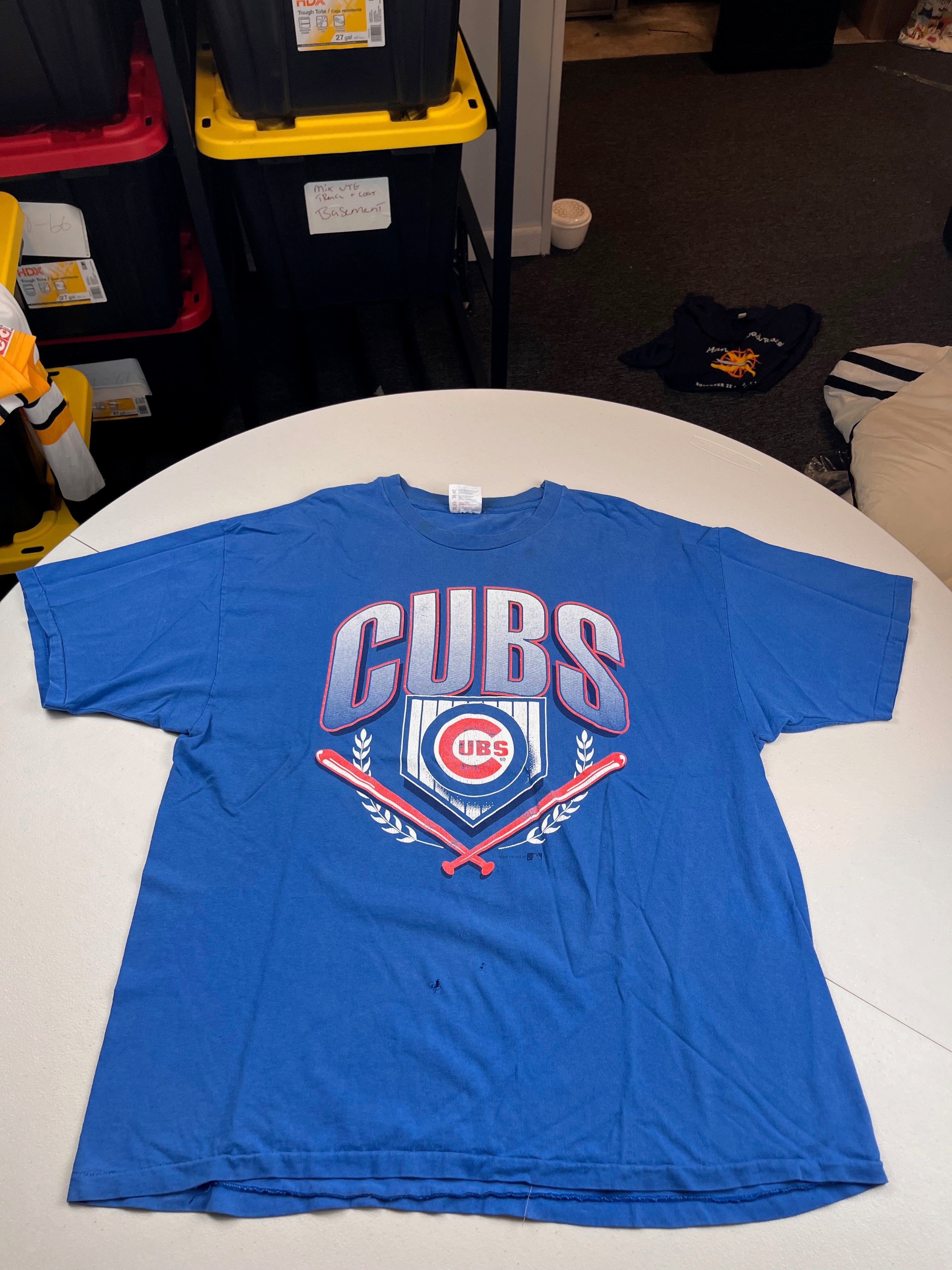 Vintage 90s Chicago Cubs Home Plate Crossed Bats T-Shirt