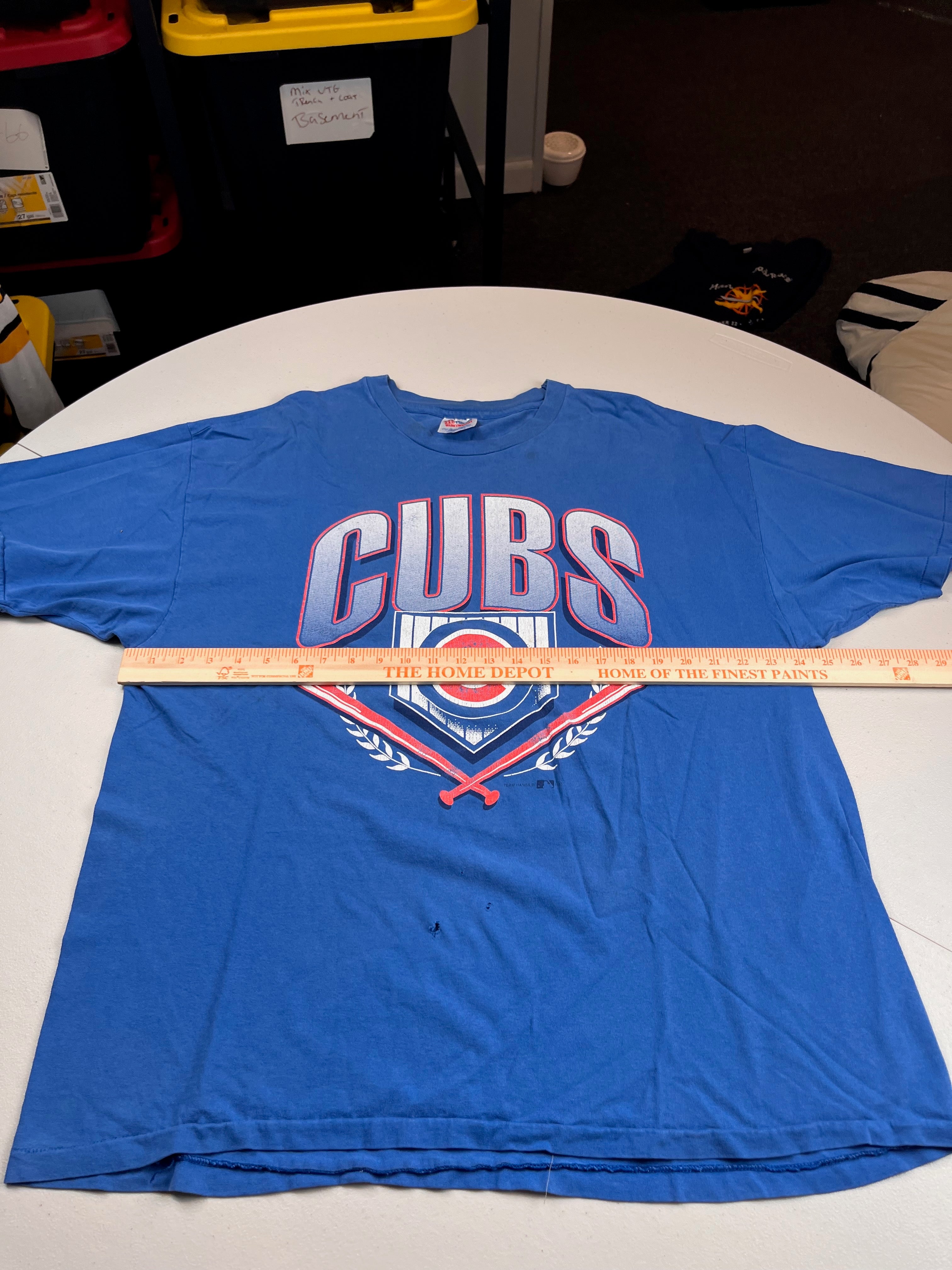 Vintage 90s Chicago Cubs Home Plate Crossed Bats T-Shirt
