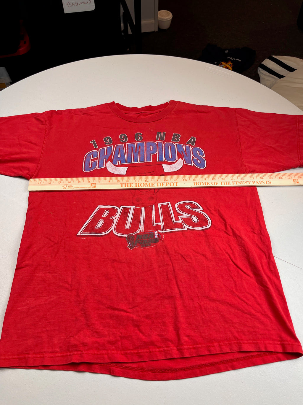 Vintage 1996 NBA Champions Chicago Bulls Red T-Shirt