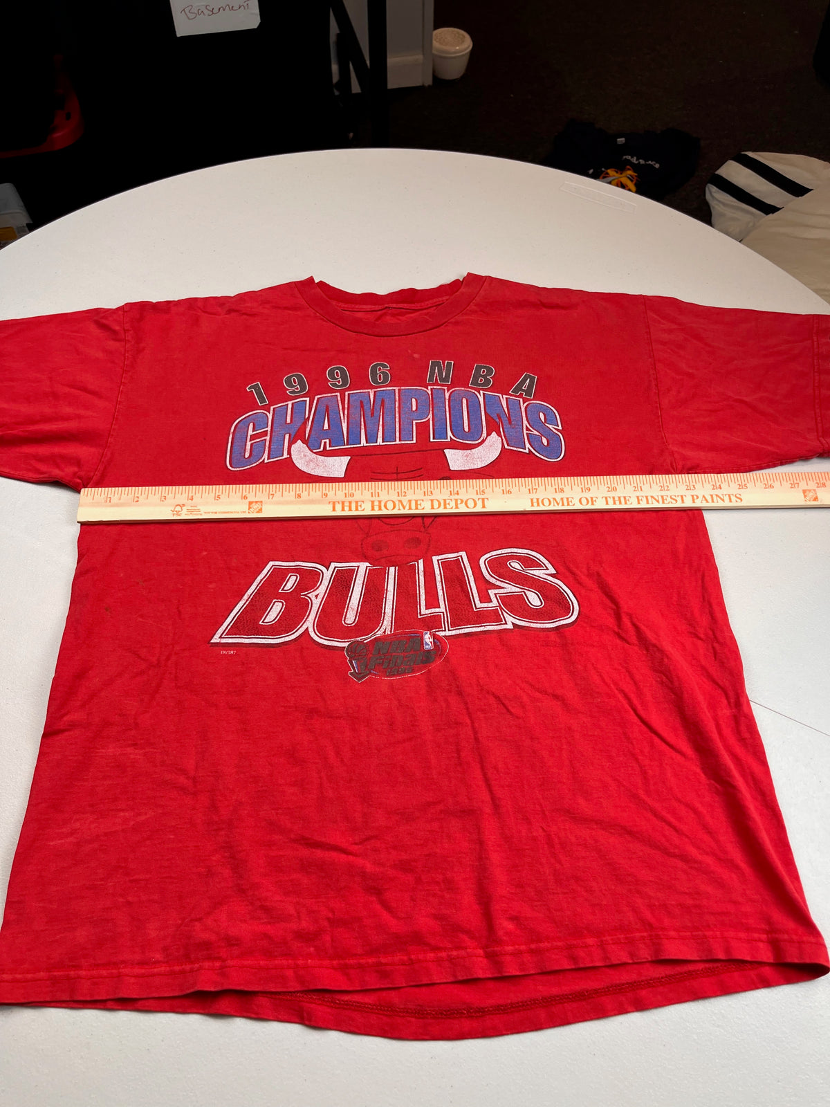 Vintage 1996 NBA Champions Chicago Bulls Red T-Shirt