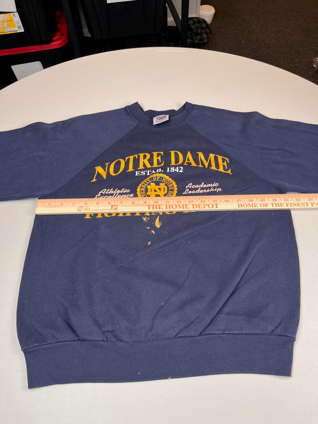 Vintage Notre Dame Fighting Irish Graphic Sweatshirt