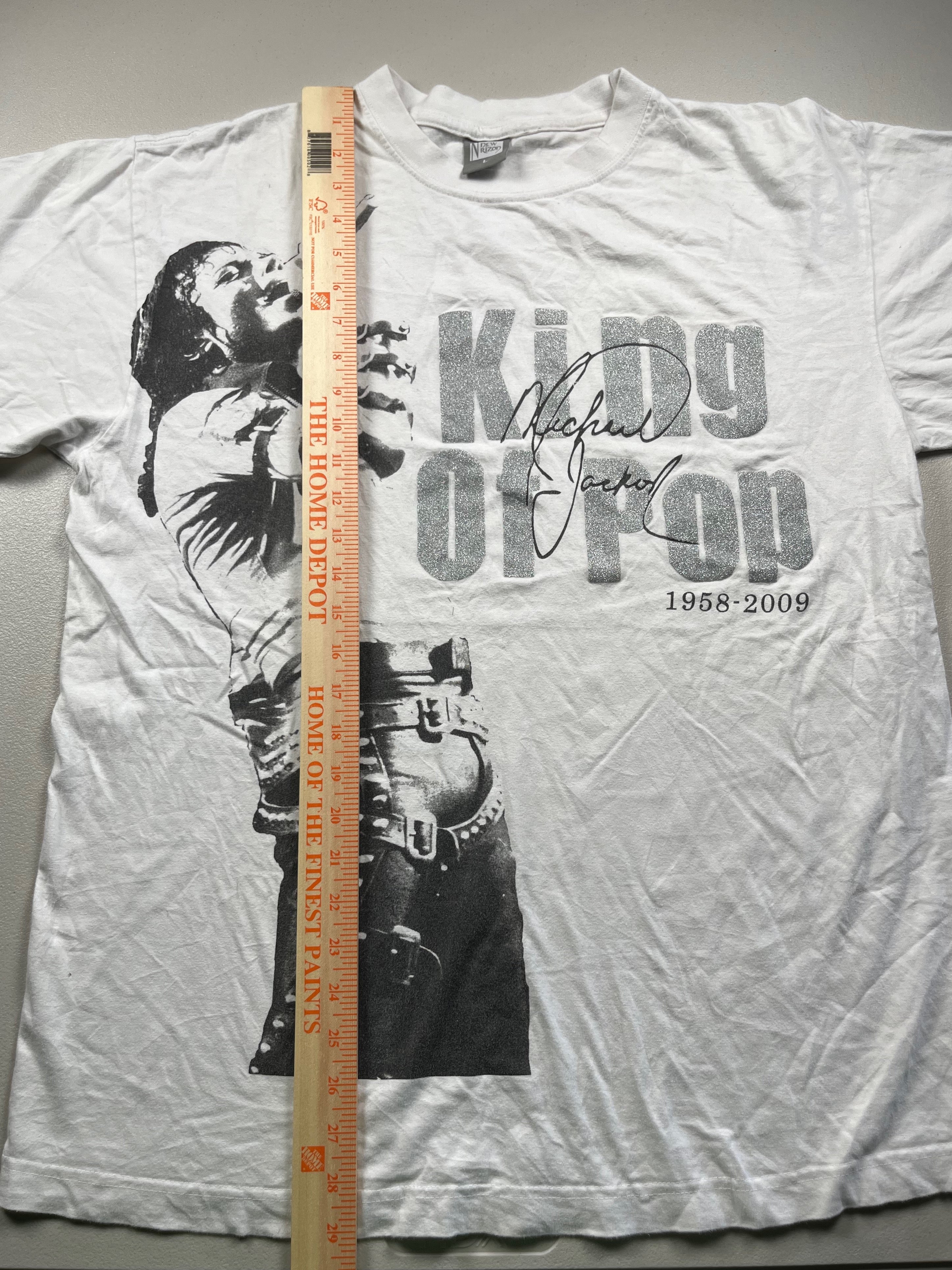 Vintage Michael Jackson "King of Pop" Memorial Shirt