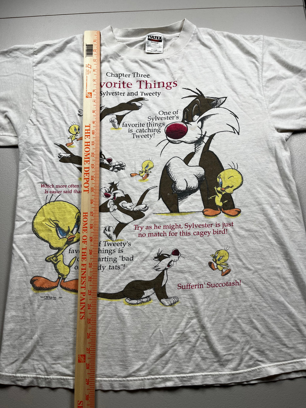 Vintage 1995 Tultex Looney Tunes "Favorite Things" T-Shirt