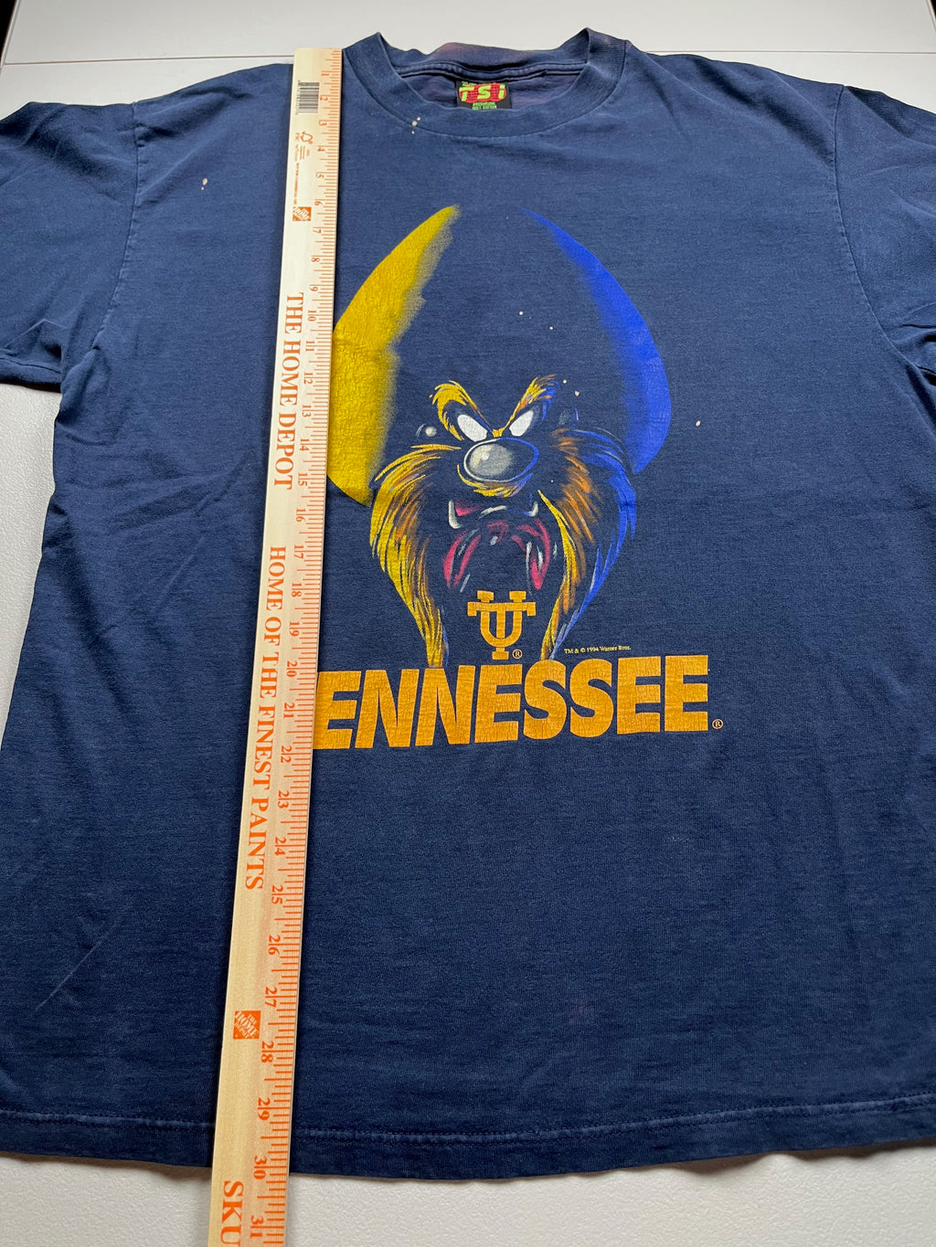 Vintage Navy Tennessee Volunteers Looney Tunes Graphic T-Shirt