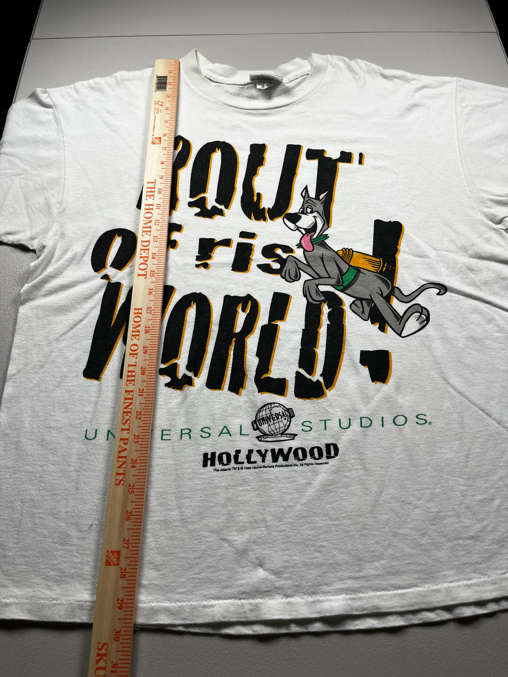 Vintage 1995 Universal Studios Hollywood Graphic T-Shirt (Out of This World)