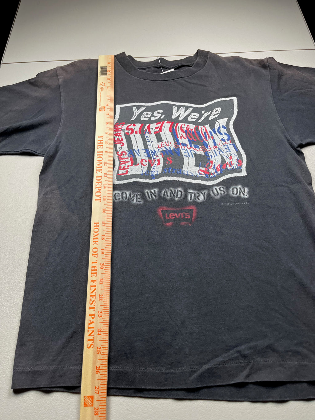 Vintage 1995 Levi’s Yes We’re Open Shirt