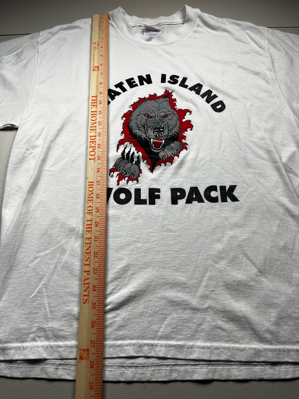Vintage Staten Island Wolf Pack Graphic T-Shirt