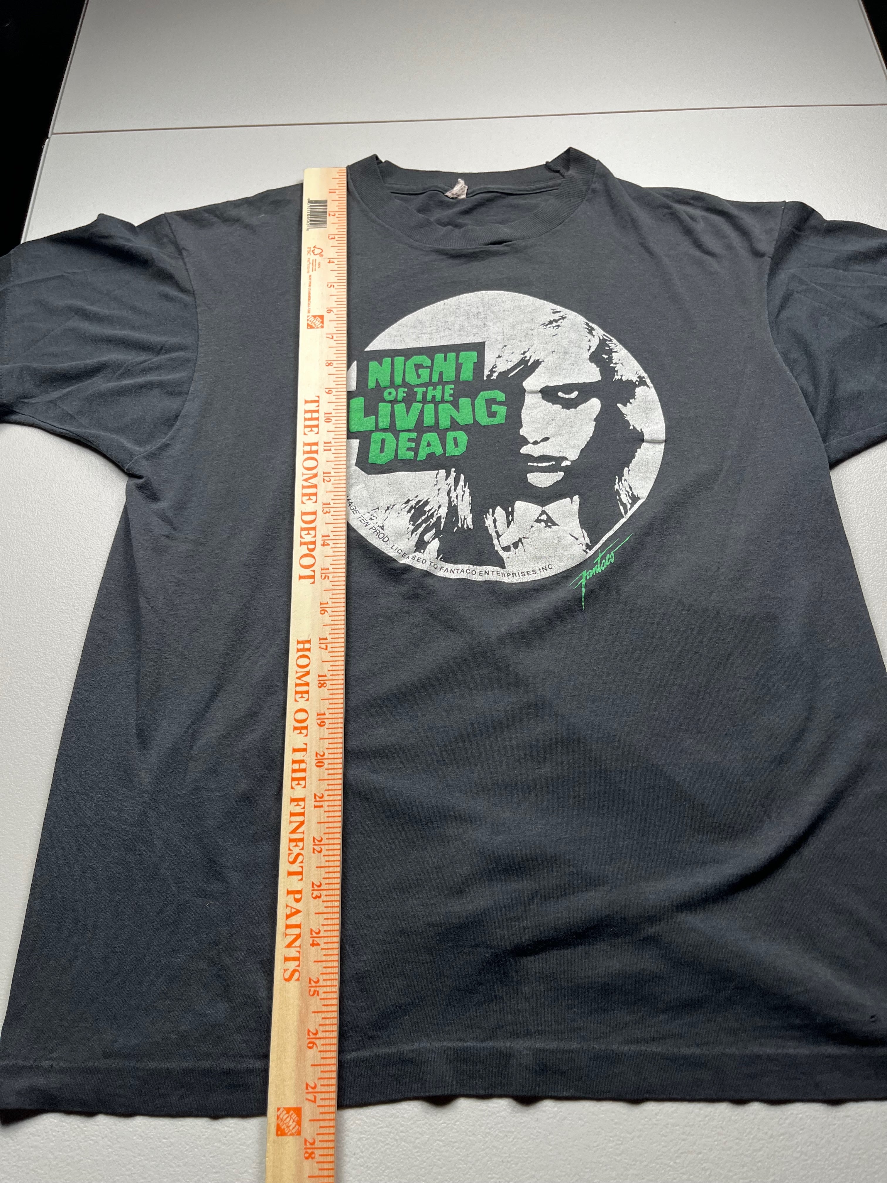 Vintage Night of the Living Dead Horror Movie Circle Graphic T-Shirt Black