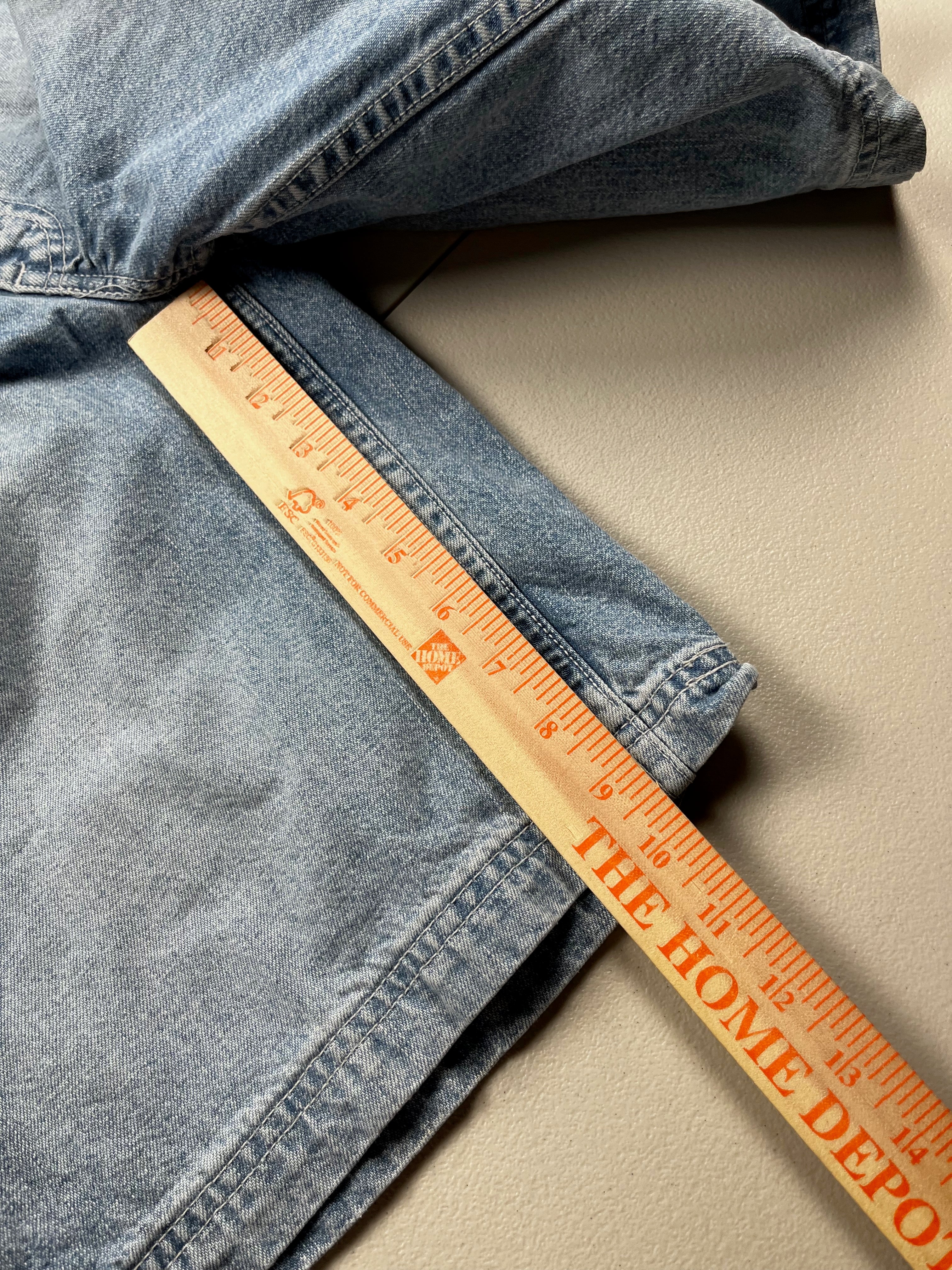 Vintage Levi’s Baggy Carpenter Denim Shorts Light Wash