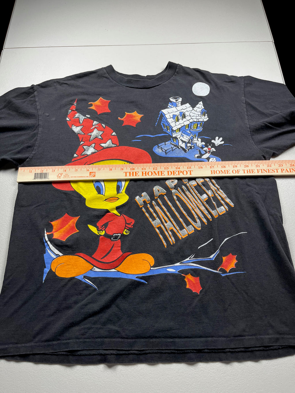 Vintage 1990s Looney Tunes "Happy Halloween" T-Shirt