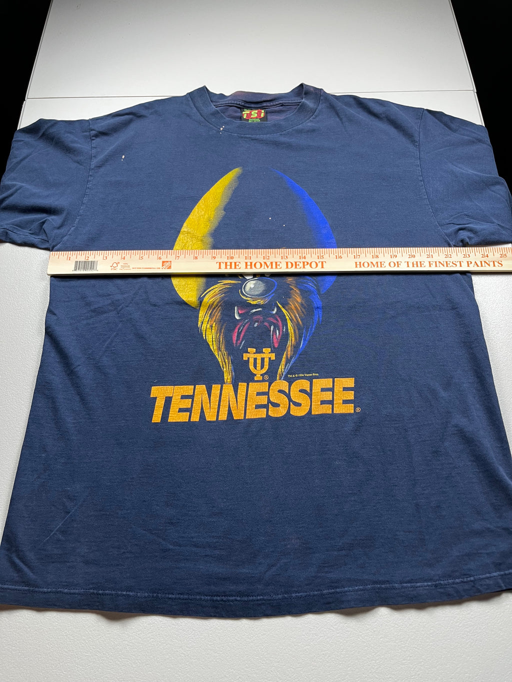 Vintage Navy Tennessee Volunteers Looney Tunes Graphic T-Shirt