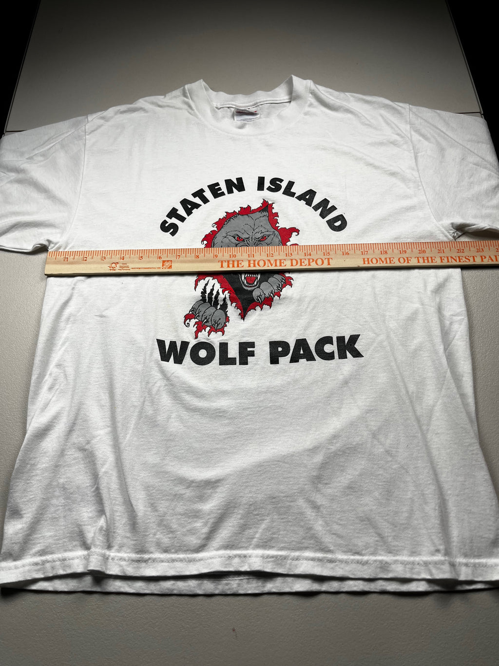 Vintage Staten Island Wolf Pack Graphic T-Shirt
