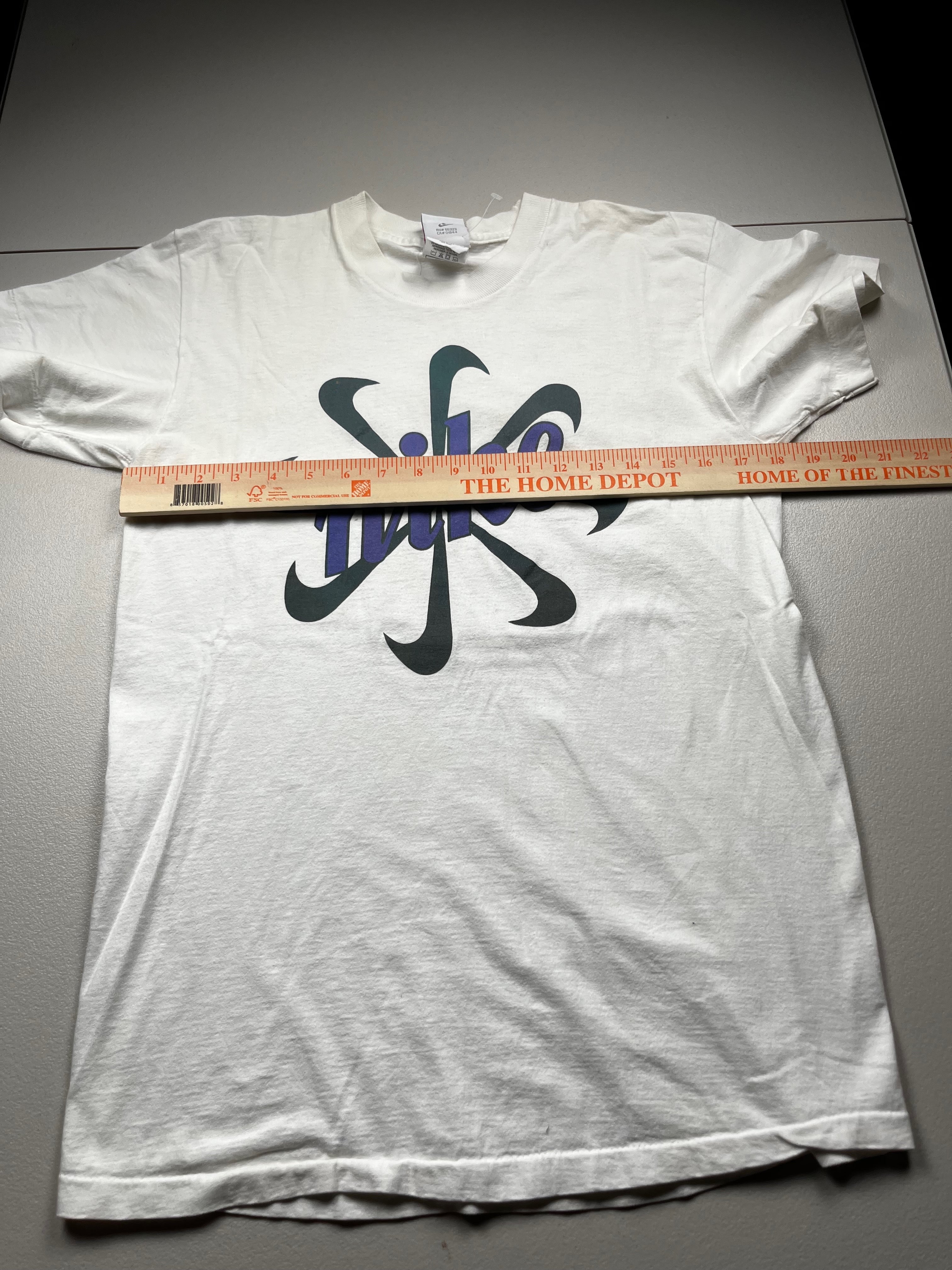 Vintage 90s Nike Pinwheel Script T-Shirt