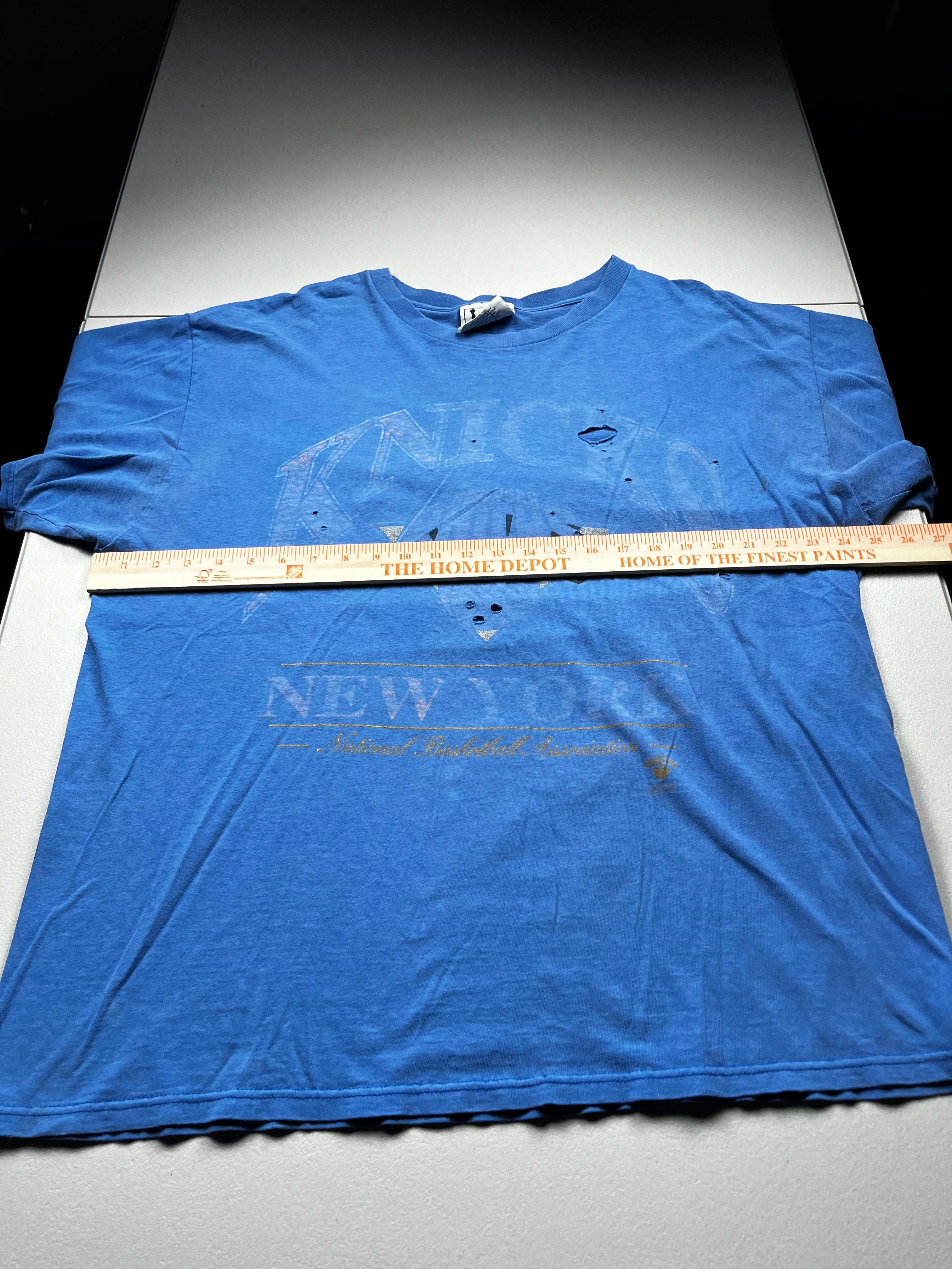 Vintage New York Knicks NBA Graphic T-Shirt Blue