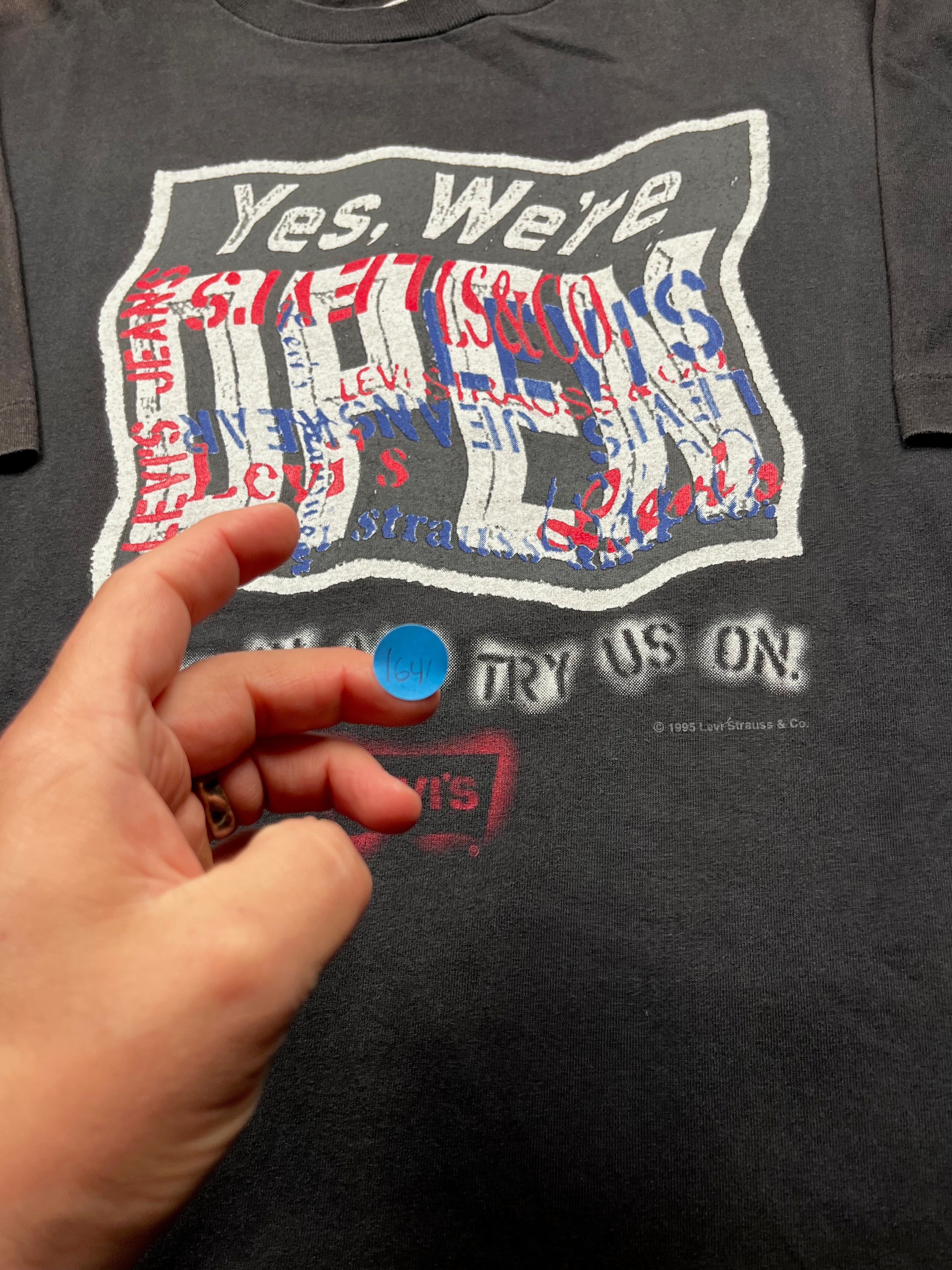 Vintage 1995 Levi’s Yes We’re Open Shirt
