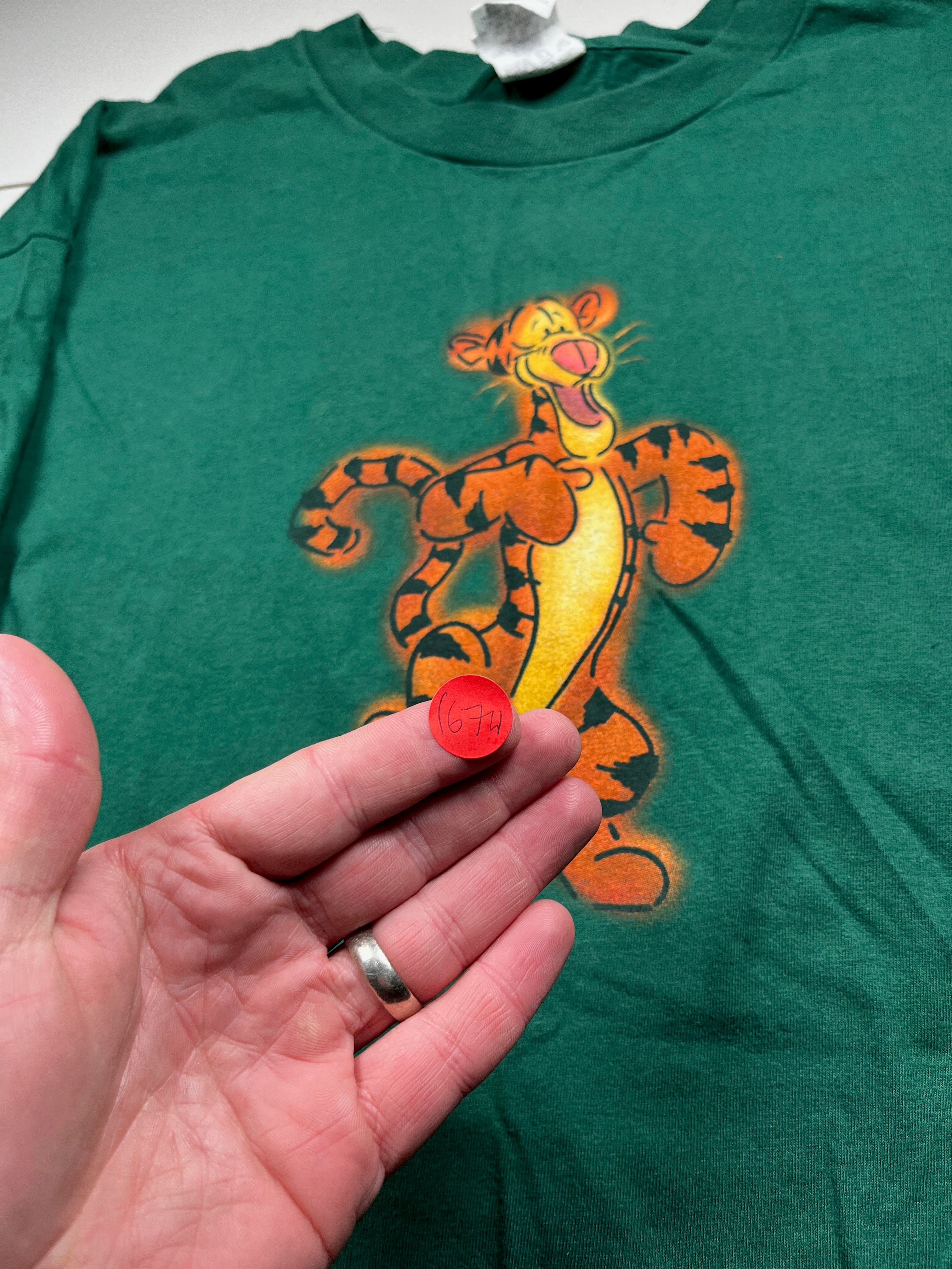 Vintage 1990s Disney Winnie the Pooh Tigger Graphic T-Shirt