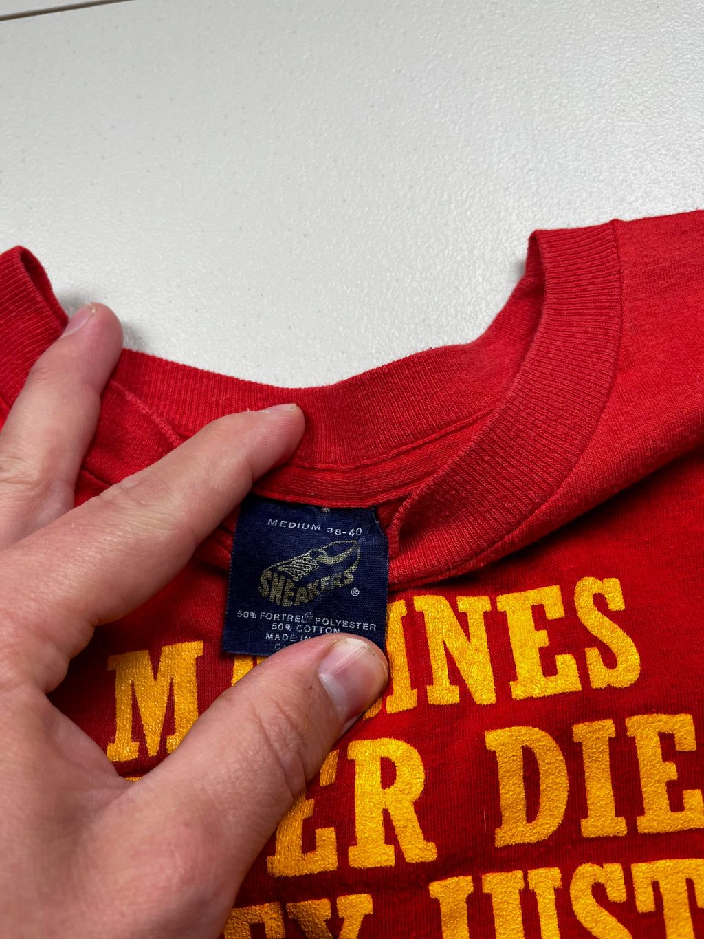 Vintage USMC Marines Never Die Military Text Graphic T-Shirt Red