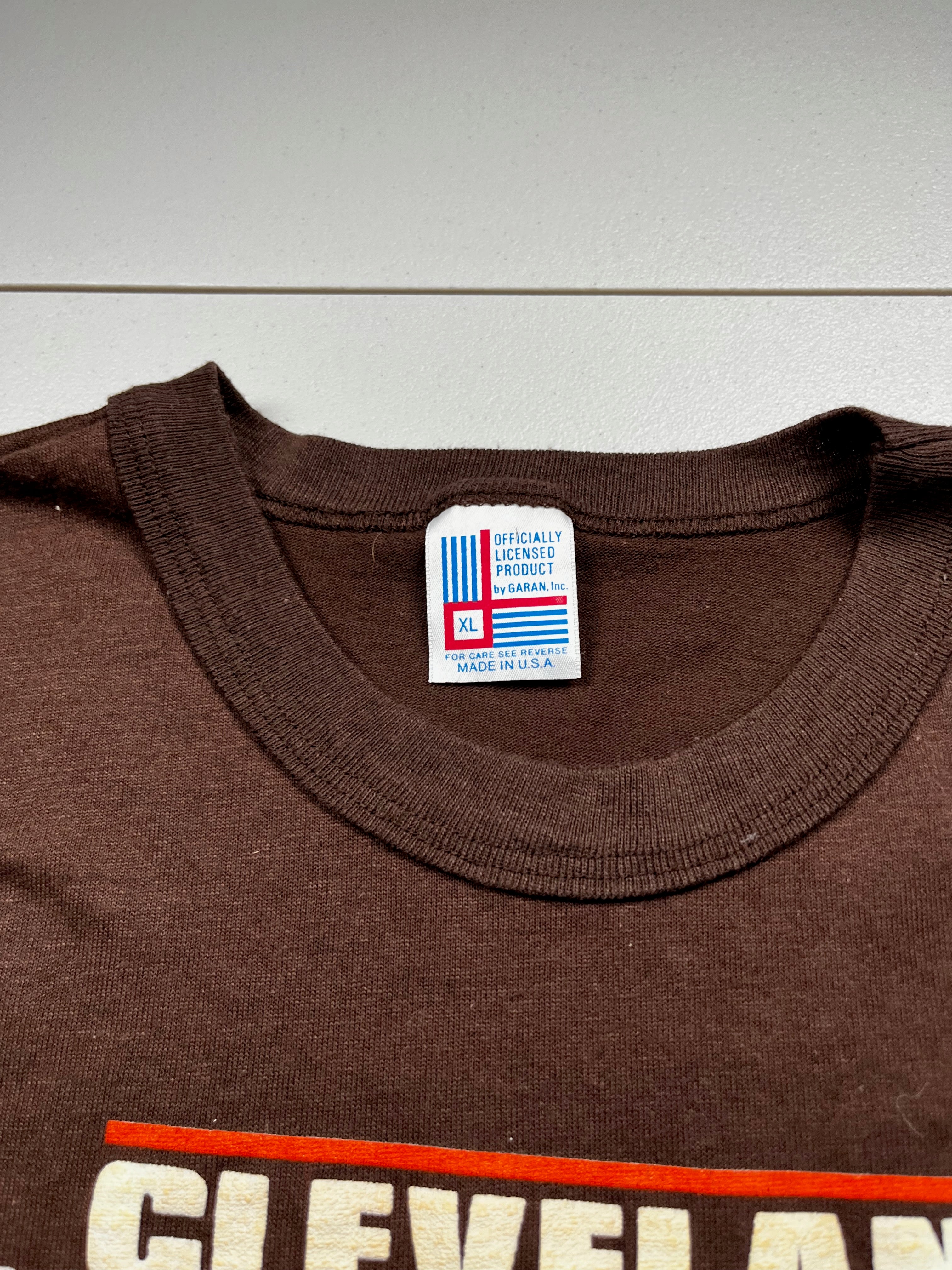 Vintage Cleveland Browns NFL Football Helmet Logo T-Shirt Brown